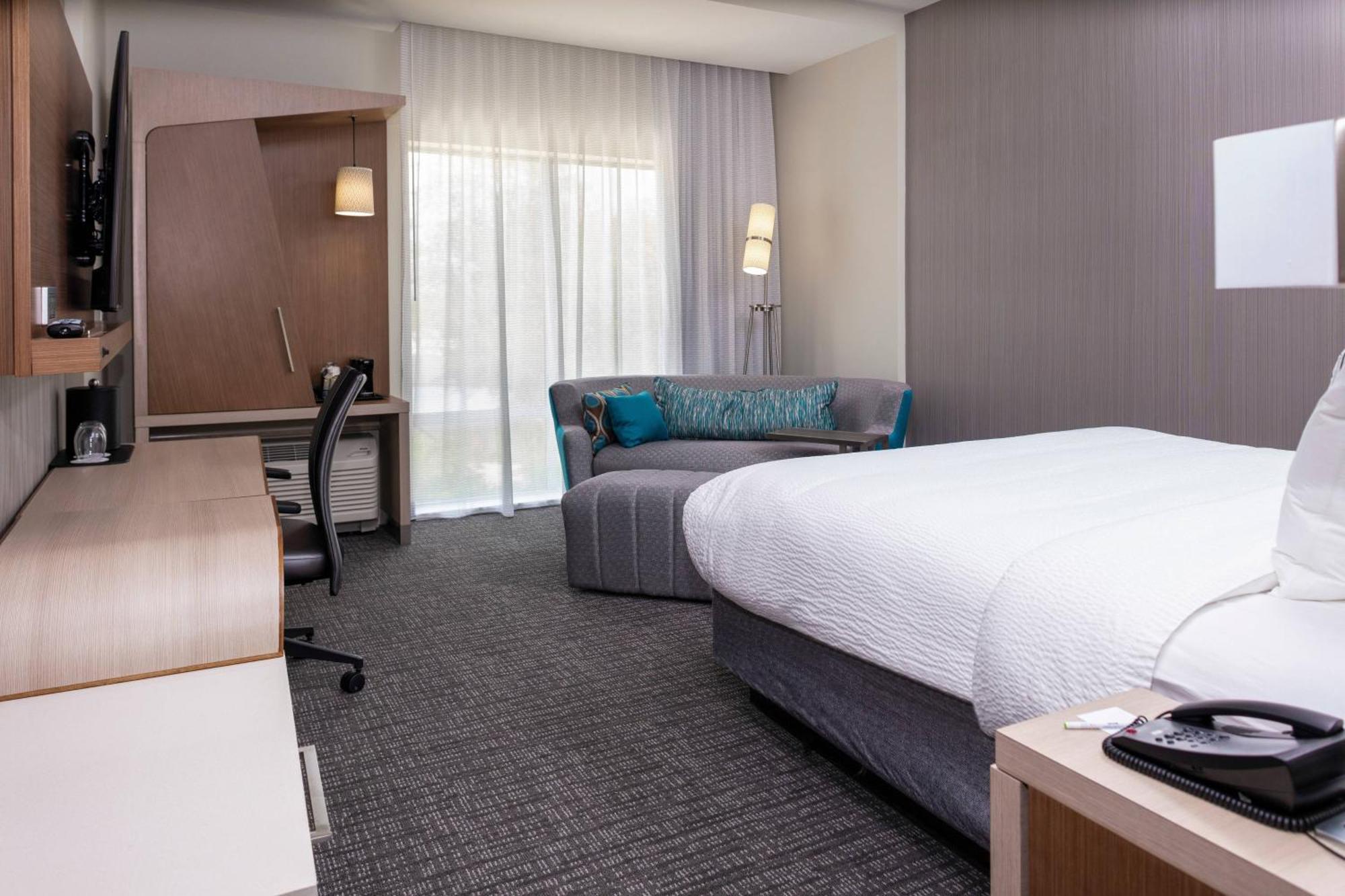 Готель Courtyard By Marriott Indianapolis West-Speedway Екстер'єр фото